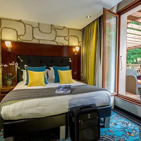 Les Tresoms And Hotel 4*