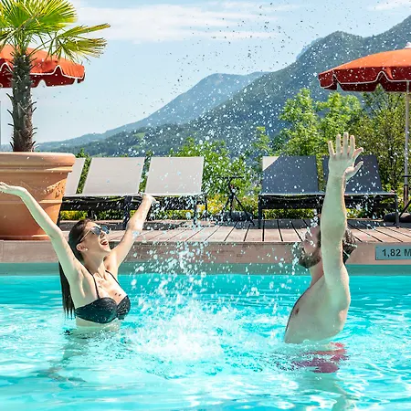 Hotel Les Tresoms And 4*