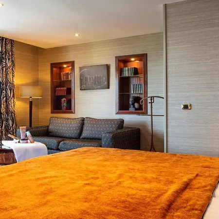 Les Tresoms And Hotel 4*