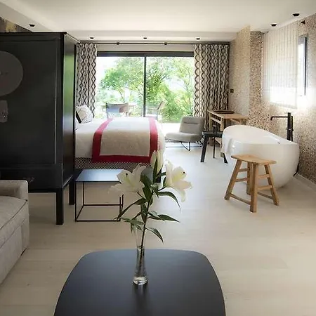 Hotel Les Tresoms And